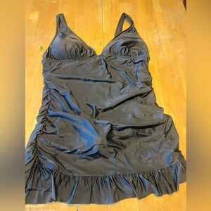 J crew women’s one piece ruched vneck swim dress